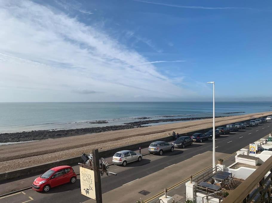 The View Sandgate Beach エクステリア 写真